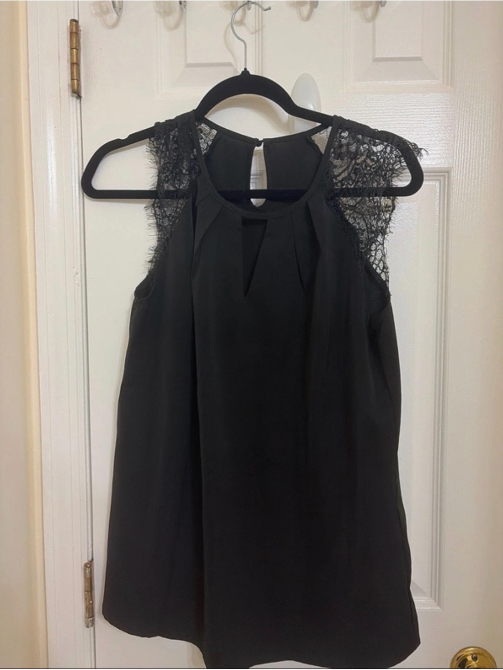 Women's Black Lace Trim Sleeveless Top